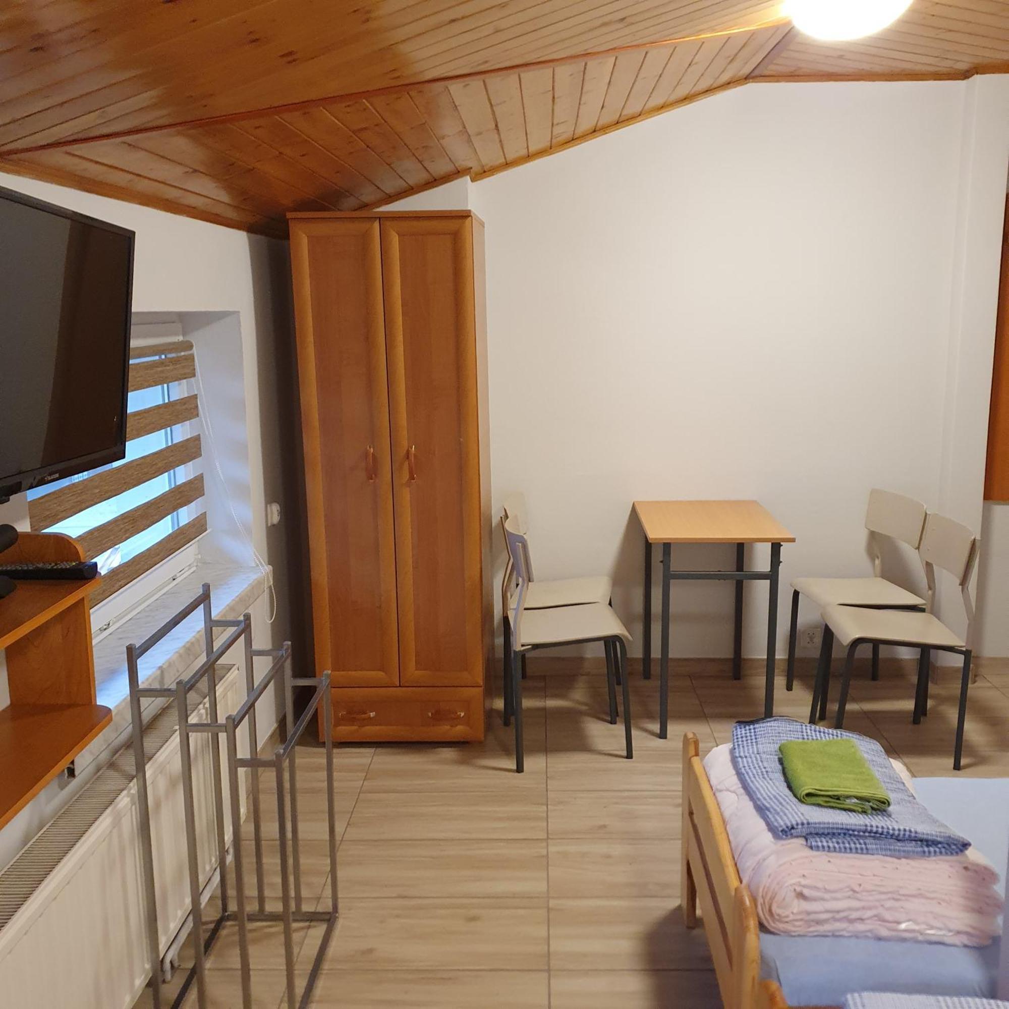 Noclegi Silesia Aster ティヒ 部屋 写真